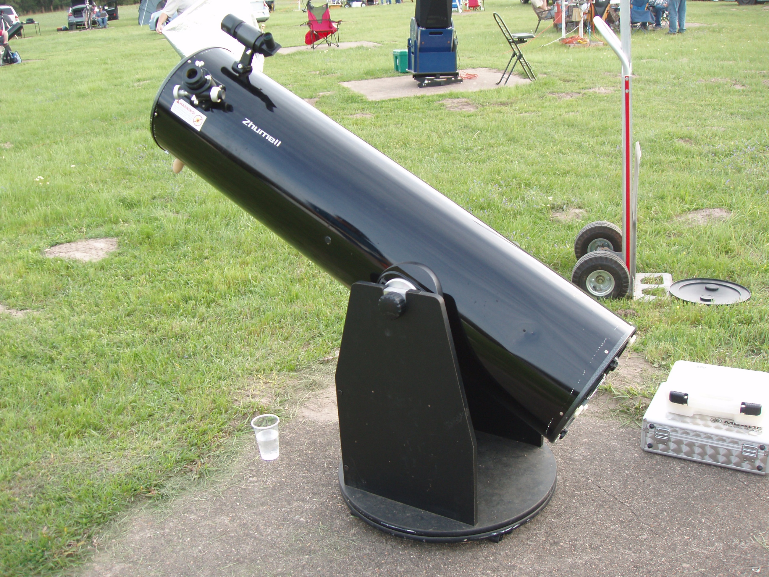Zhumell Z12